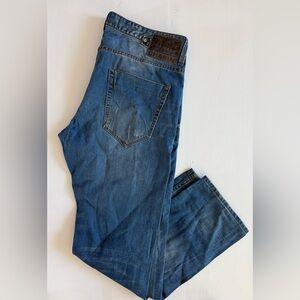 Chasin Jeans  Mens 34x32 Button Fly Tapered Fit Straight Legs
